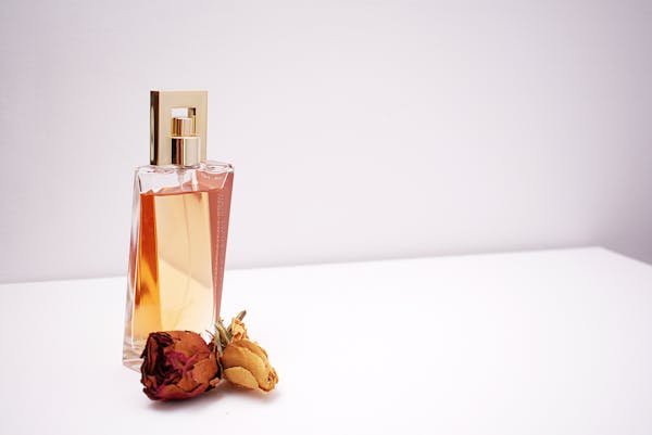 Eco-friendly fragrances: the rise of natural compounds in perfumes